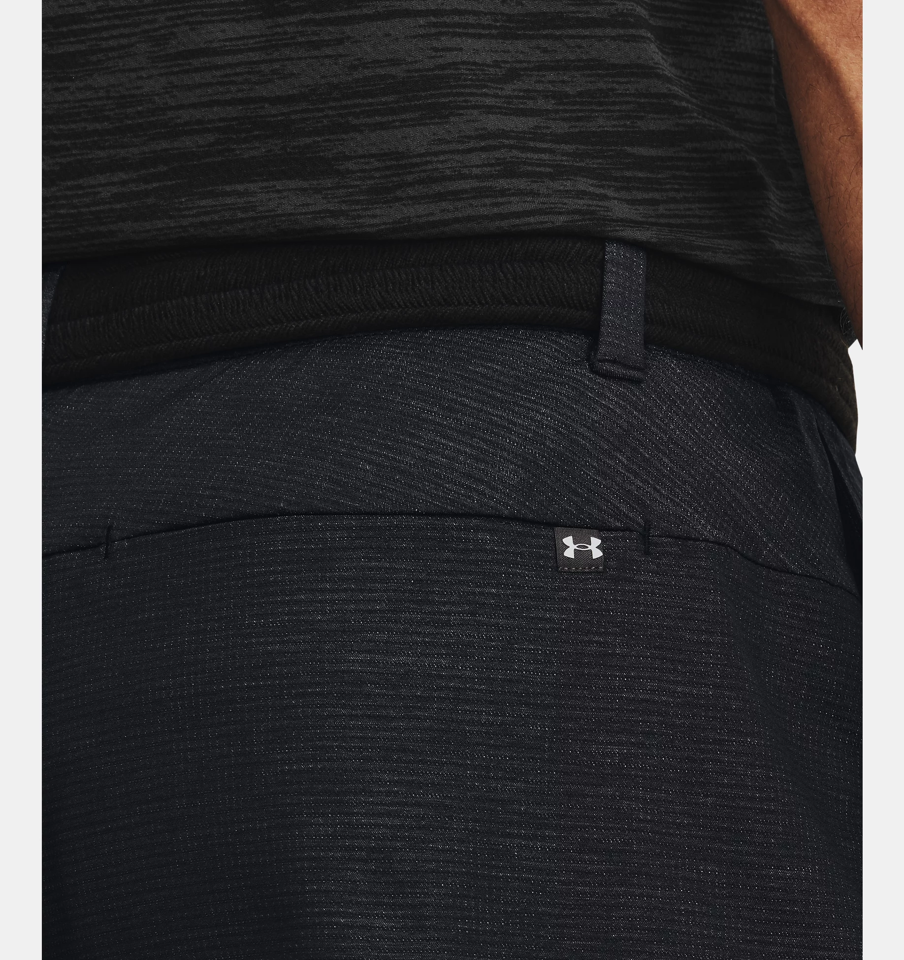 Under Armour  | 1370084-001 | Iso-Chill Airvent Short | Black / Halo Grey